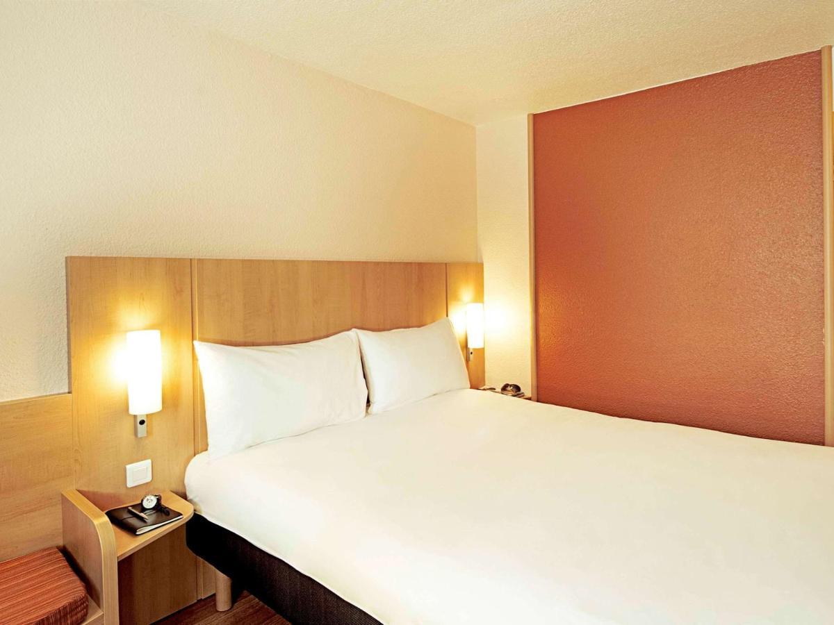 Ibis Rambouillet Hotel Exterior photo