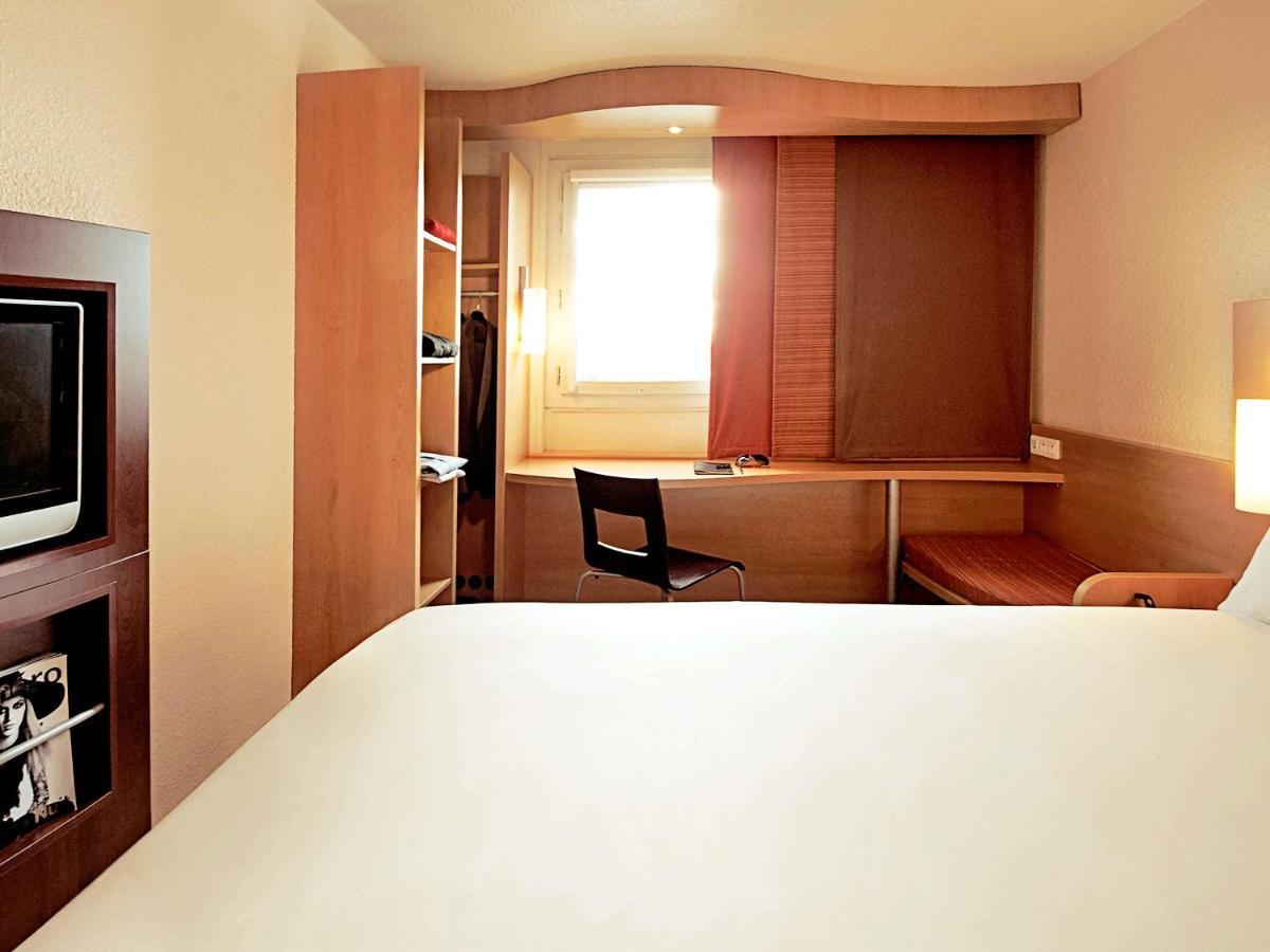 Ibis Rambouillet Hotel Exterior photo